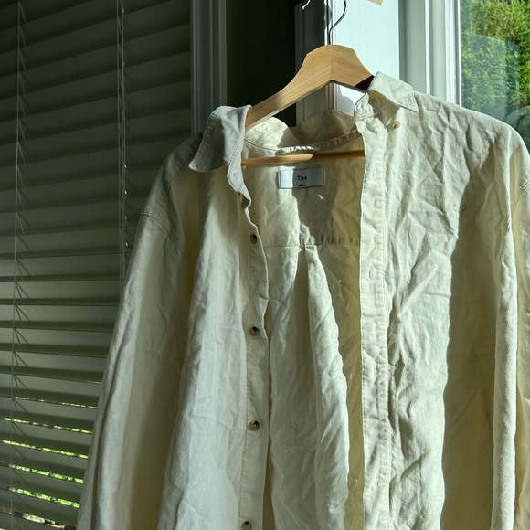 Aritzia TNA corduroy oversized button up - Picture 5 of 5